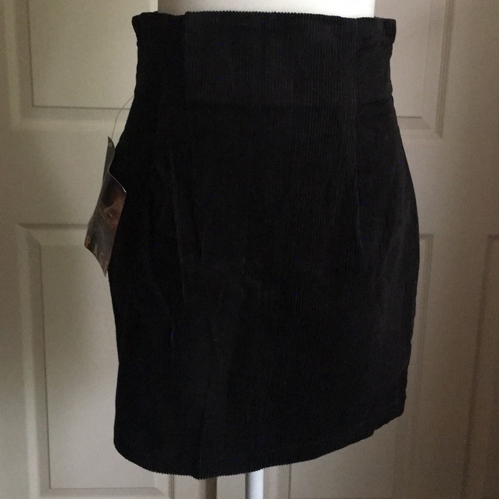 Corduroy style mini skirt.